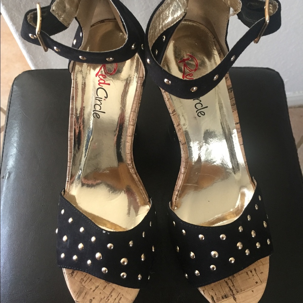 Women size 8.5 wedged sandals